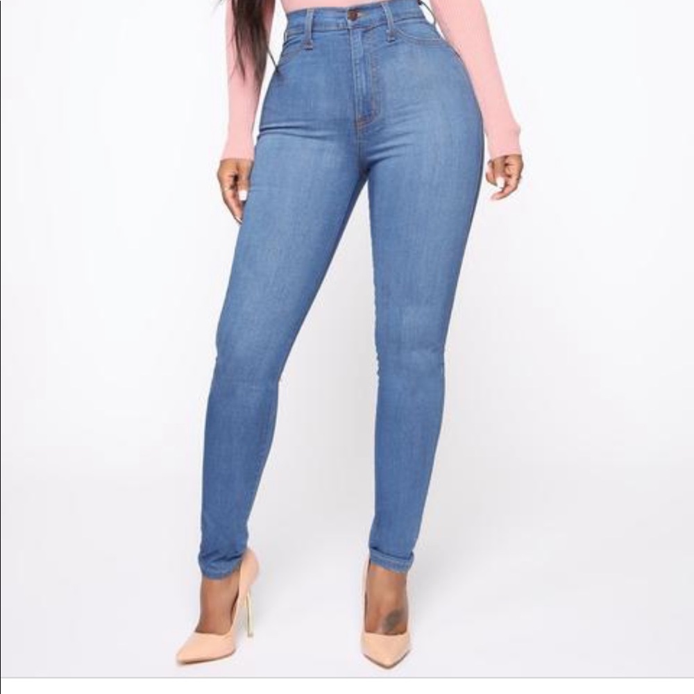 Classic highly waisted jeans